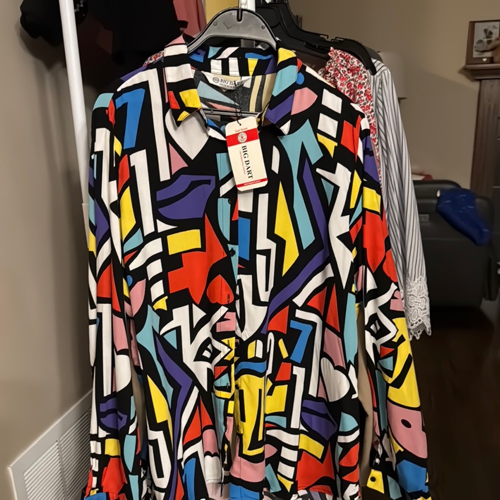 Amazon Red and Blue Casual Button Down Shirt with Geometric Pattern